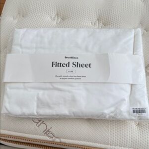 Brooklinen Luxe Fitted Sheet - Crisp White